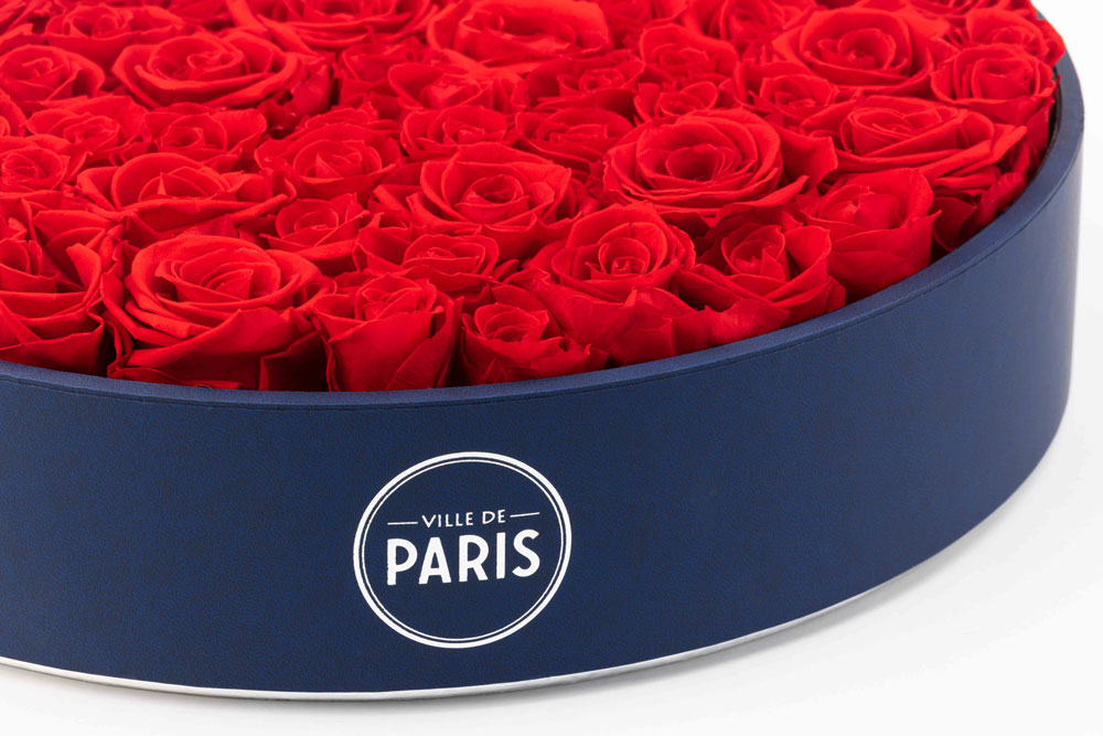 These roses, infused with a fascinating French scent, exude an alluring aroma that lasts for several months, creating an atmosphere of perfect elegance. 