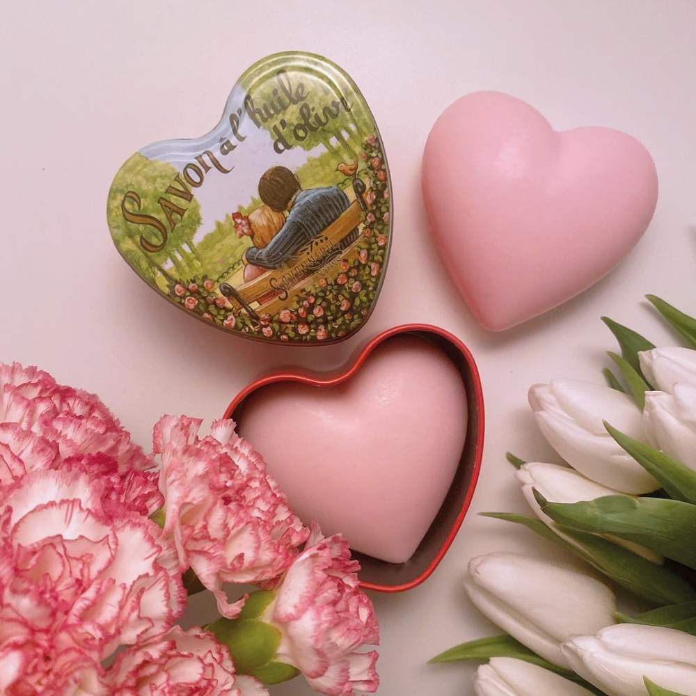 Heart-shaped Rose Soap by La Savonnerie de Nyons, enriched with shea butter and olive oil, offering a luxurious floral fragrance.