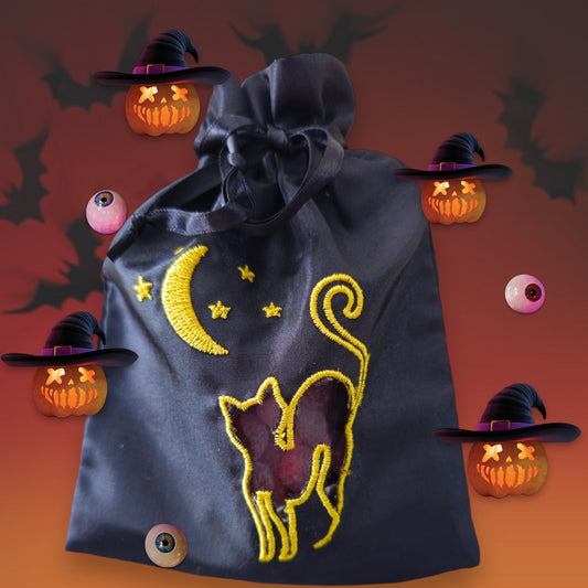 This Halloween, indulge in the elegance of Le Panier Francais's Pearl Rose Hard Candy, now presented in a special Halloween-themed black bag. 