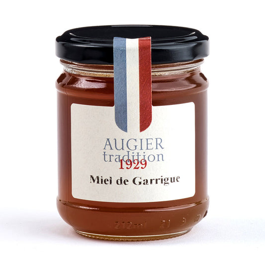 Augier Tradition Garrigue Honey has aromatic characteristics that are reminiscent of the flora that grows along the coastlines of the Mediterranean. It is a robust honey that is also quite fragrant.