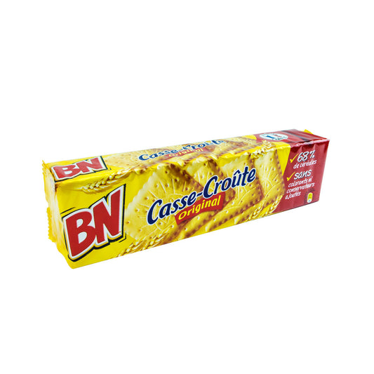 The iconic Casse-Croute (biscuit snack)! BN has been manufacturing Le Casse-Croute since 1922: a crisp biscuit with 68% cereals.